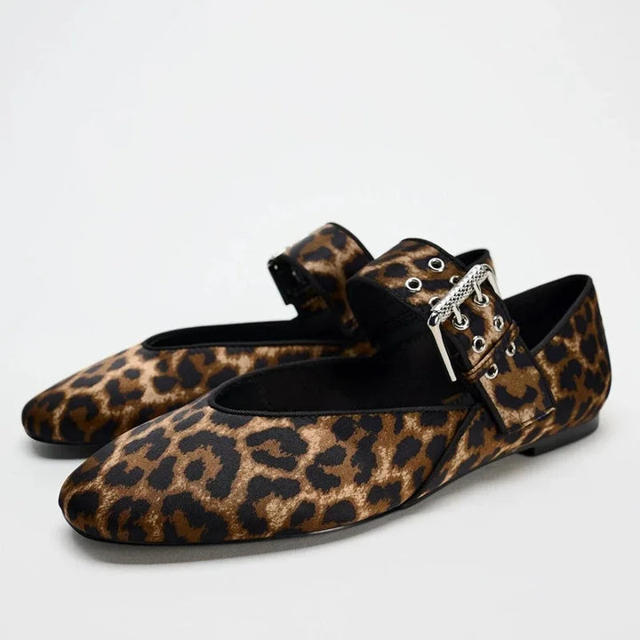 Rosven Pointed Flat